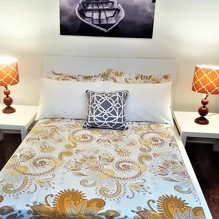Lavish Suites - 4 Bedroom Guesthouse
